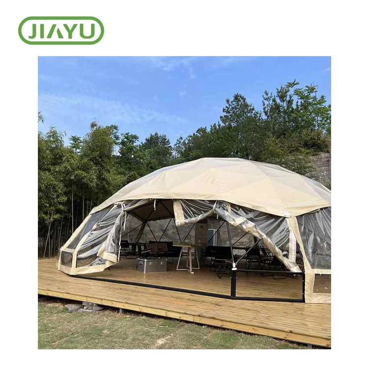 אוהל נסיעות קמפינג בחוץ